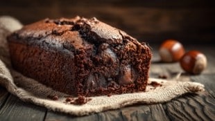 Dieser Kuchen schmeckt am nächsten Tag noch besser, wenn er gut durchgezogen ist. Man kann ihn ...