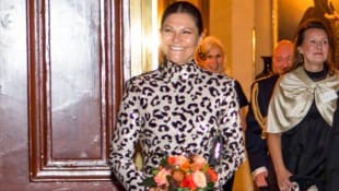 Rutsch rüber, Kim! Kronprinzessin Victoria beweist, dass auch Royals in einem „wilden“ Leo-Look ...