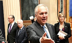 Nationalratspräsident Walter Rosenkranz will die Eröffnungsrede bei einem umstrittenen Symposium ...