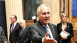 Nationalratspräsident Walter Rosenkranz will die Eröffnungsrede bei einem umstrittenen Symposium ...