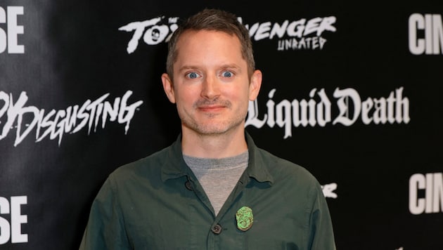 Wie es ausgeht, weiß er bereits – aber er hat jetzt endlich doch damit begonnen, „Der Herr der ...