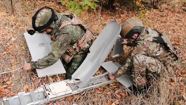 Die Ukraine greift in ihrem Abwehrkampf gegen die seit mehr als dreieinhalb Jahren andauernde ...