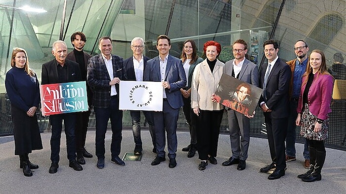 Die Verantwortlichen der Steiermark Schau zogen Bilanz, in der Mitte mit weißem Schild ...