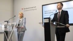 Ministerin Tanner präsentiert Studienergebnisse mit Referatsleiter Prinz 