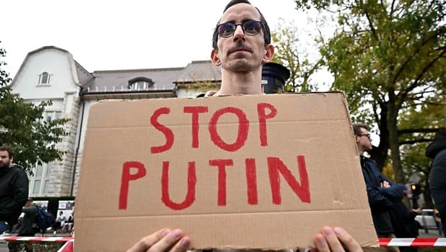 Ein Tisza-Anhänger während einer Kundgebung in Budapest 