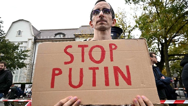 Ein Tisza-Anhänger während einer Kundgebung in Budapest