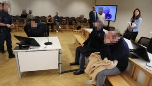 Sechs Angeklagte müssten es im Wiener Verhandlungssaal 401 sein – fünf kamen.