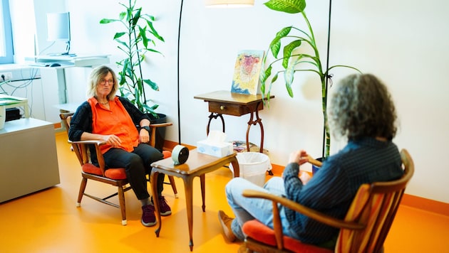 Neben Fachärzten arbeiten im Kriseninterventionszentrum auch Psychologen, Sozialarbeiter und ...