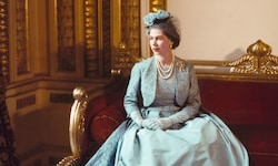 Von Krönungskleid bis Tweedjacke – Londons Palast zeigt das Mode-Vermächtnis von Elizabeth II.