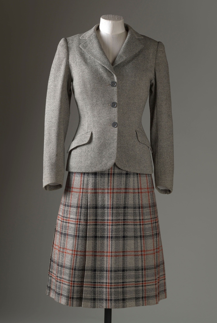 Typisch britisch: Harris-Tweed-Jacke und Balmoral-Tartan-Kilt, Norman Hartnell, 1950er Jahre