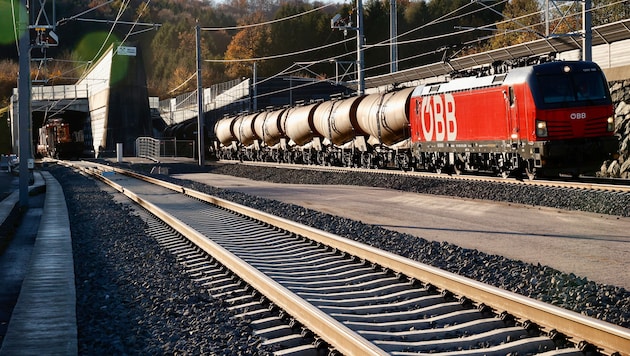 1150 Güterzüge fahren täglich durch Österreich und vom Land hinaus –am Samstag machte sich eine ...