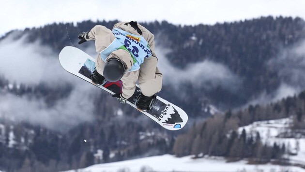 Mit 17 Jahren in der Weltspitze: Snowboarderin Hanna Karrer