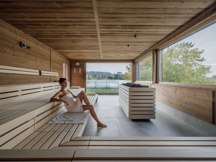 Die finnische Dachgarten-Sauna wartet mit einem abwechslungsreichen Erlebnis-Plan auf.