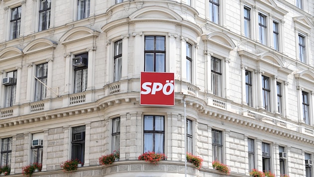 Heads are spinning at the SPÖ headquarters in Löwelstraße in Vienna's city center. The party is ...