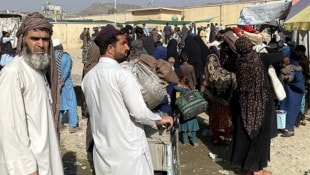 Flüchtlinge aus Afghanistan an der pakistanischen Grenze