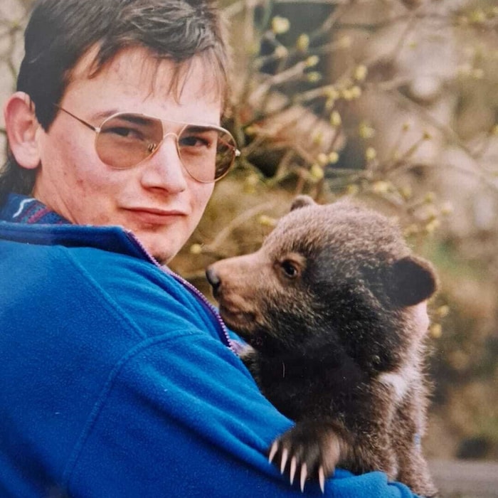 Pfleger Wolfgang Wayrethmayr kannte die Zoo-Legende seit sie ein kleines Bärenjunges war.