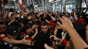 In der Millionenstadt Chengdu ist der Hype um Berger und das Team groß.