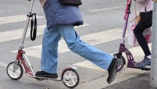 Der Bub war Teil einer Kindergruppe und dürfte ohne Vorwarnung auf den Zebrastreifen gefahren ...