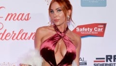 Tara Tabitha muss sich im „Sommerhaus der Stars“ mit wilden Gerüchten um eine angebliche ...