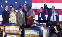 Die demokratische Gouverneurin von New Jersey, Mikie Sherrill, und der designierte ...