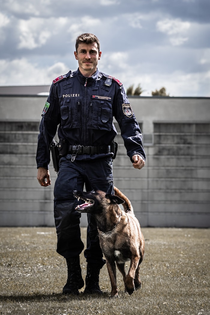 Polizei-Diensthundeführer Christian S. mit „Loki”