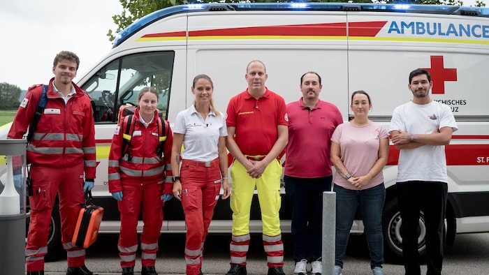 Experten vom Roten Kreuz und dem Samariterbund erklären für die „Krone“-Leser, wie Knochenbrüche ...