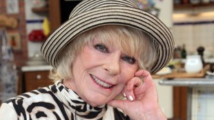 Elke Sommer hat ihr Lachen verloren und sorgt mit einem Interview für Aufregung.