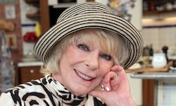 Elke Sommer hat ihr Lachen verloren und sorgt mit einem Interview für Aufregung.