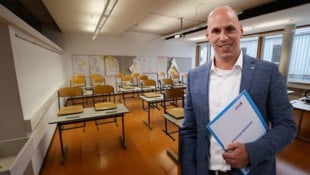 Helmut Fiedler, Bildungssprecher der FPÖ in Niederösterreich, geht mit der derzeitigen ...