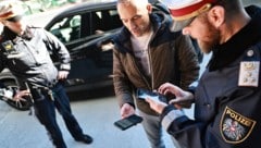 Inszenierter „Unfall“ im Hof des Sicherheits- zentrums. Per App wird rasch ein Akt angelegt.