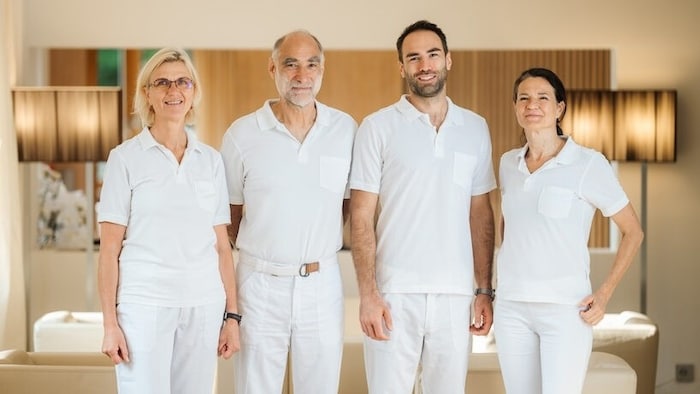 Das Ärzteteam rund um Prof. Dr. Harald Stossier.