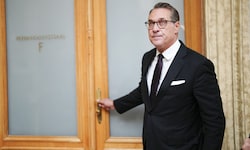 Heinz-Christian Strache soll versucht haben, sich eine Prämie einer durch die Wiener FPÖ ...