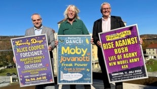 Grün, Tatar und Steiner (v. li.) stellten bei strahlend-blauem Himmel über dem Schloss Esterházy ...