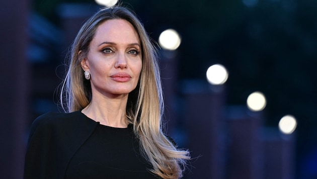 Angelina Jolie teilt ihre Narben „mit vielen Frauen, die ich Liebe“