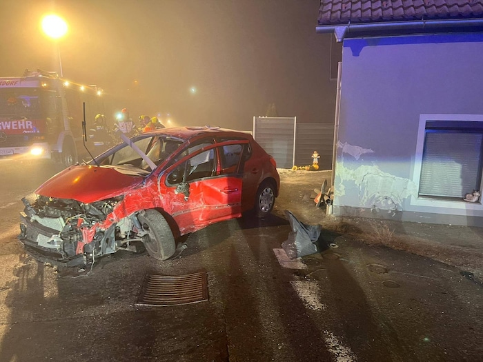 Die Unfallursache ist bisher noch unbekannt.