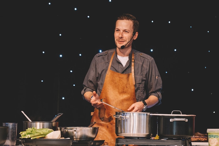 Kocht, wie er redet – mit Herz und Hausverstand: Georg Staber-Gossi begeistert das Publikum bei ...