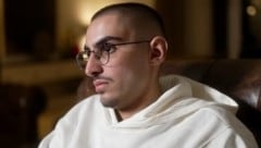 Mit dem Deutsch-Israeli Rom Braslavski (21) hat nun erstmals auch eine männliche Geisel die ...