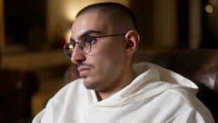 Mit dem Deutsch-Israeli Rom Braslavski (21) hat nun erstmals auch eine männliche Geisel die ...