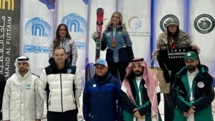 zVg Soneva Scott (hinten in der Mitte) feierte in der Skihalle von Dubai gleich zwei Siege.