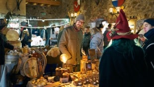 Eine Fülle an weihnachtlichen Mitbringseln und Geschenken.