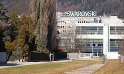 400 Stellen sollen bis 2026 bei Swarovski in Wattens abgebaut werden. Manche sehen bereits den ...