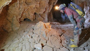 Georg Zagler begibt sich wieder auf eine Reise zu Kaiser Karl im Untersberg.