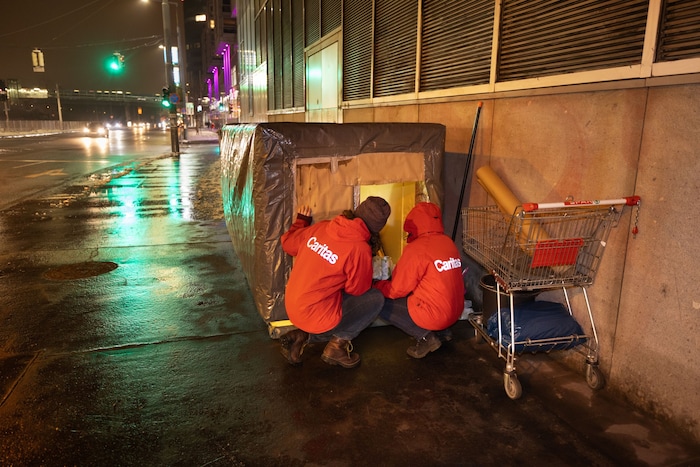 Das Netz an Unterstützung für obdachlose Menschen ist für einen Sozialstaat unbedingt ...