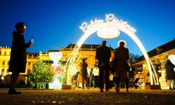 Tausende Besucher stürmten Schönbrunn am Eröffnungstag.