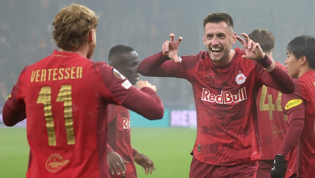 Two "Bulls" goalscorers in one picture: Yorbe Vertessen and Aleksa Terzic