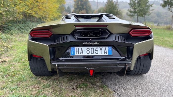 Der Lamborghini Temerario in Verde Draco, einer von 400 (!) möglichen Farben.