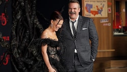 Böses Blut? Keineswegs! Millie Bobby Brown zeigten sich innig und gut gelaunt am roten Teppich ...