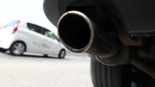 Spitzenreiter beim CO2-Ausstoß ist hierzulande nach wie vor der Verkehr.