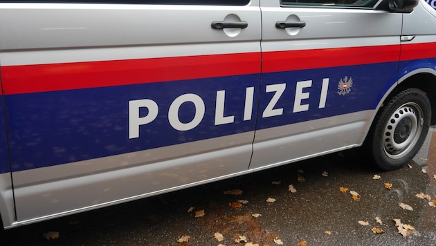 Mehrere Wochen wurde ermittelt – für die neunköpfige Bande klickten nun die Handschellen ...