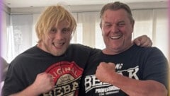 „Neandertaler“ Frederic Vosgröne und Roland Bebak (re.)